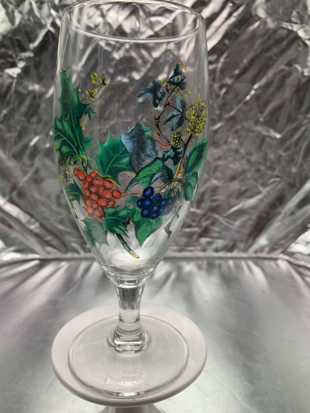 Portmeirion "The Holly And The Ivy" Glass With Floral & Berry Design